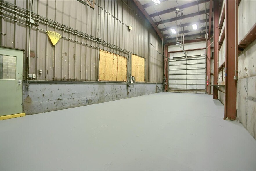 More Photos Of 2955 Felton Rd, Norristown Truck Terminal For Sale