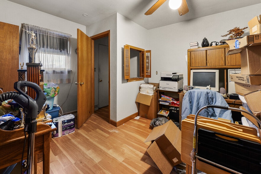 More Photos Of 4991 Arthur Rd, Slinger Hotel For Sale
