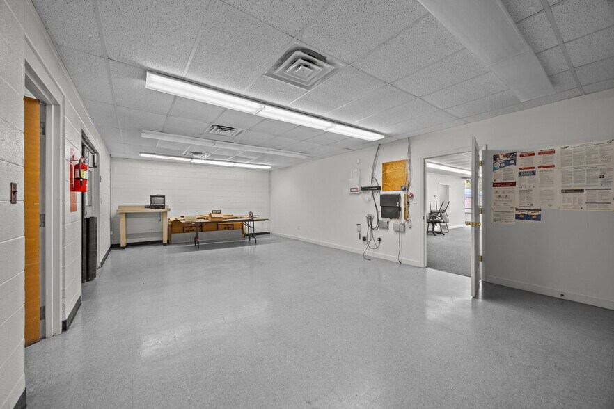 More Photos Of 201 4th St, Walnut Cove Office For Sale