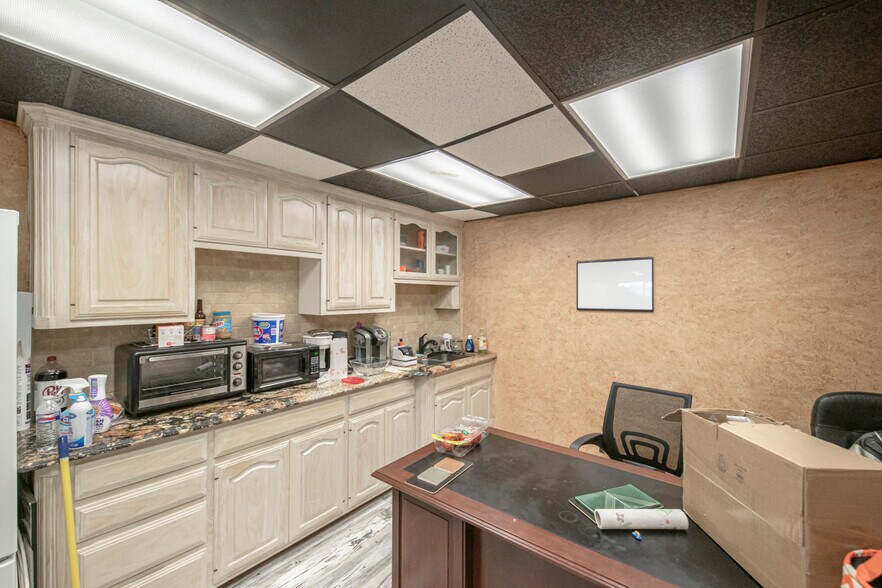 More Photos Of 3300 W Wall St, Midland Freestanding For Sale