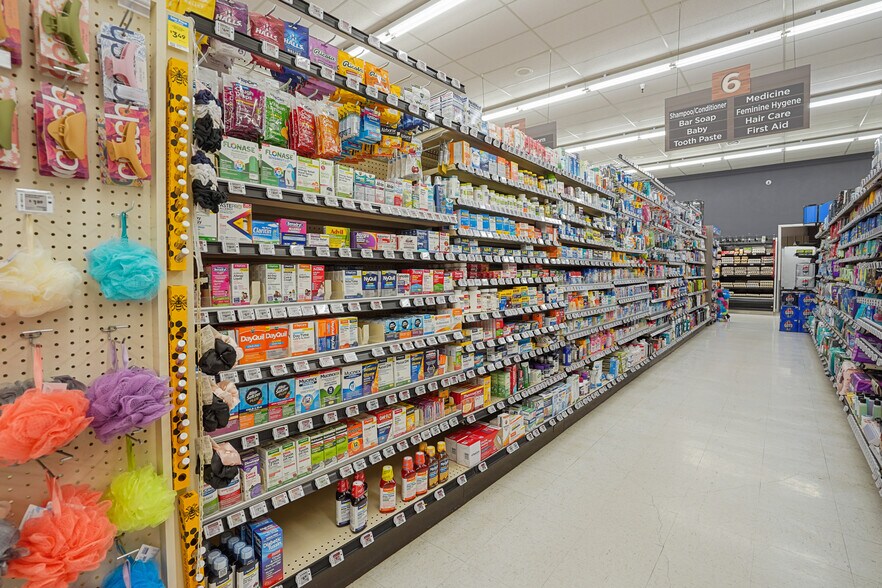 More Photos Of 904 S Greenwood St, Shoshone Supermarket For Sale