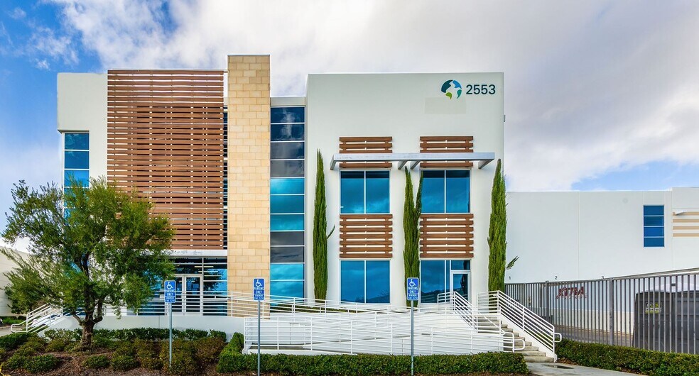 More Photos Of 2553 Sampson Ave, Corona Warehouse For Lease