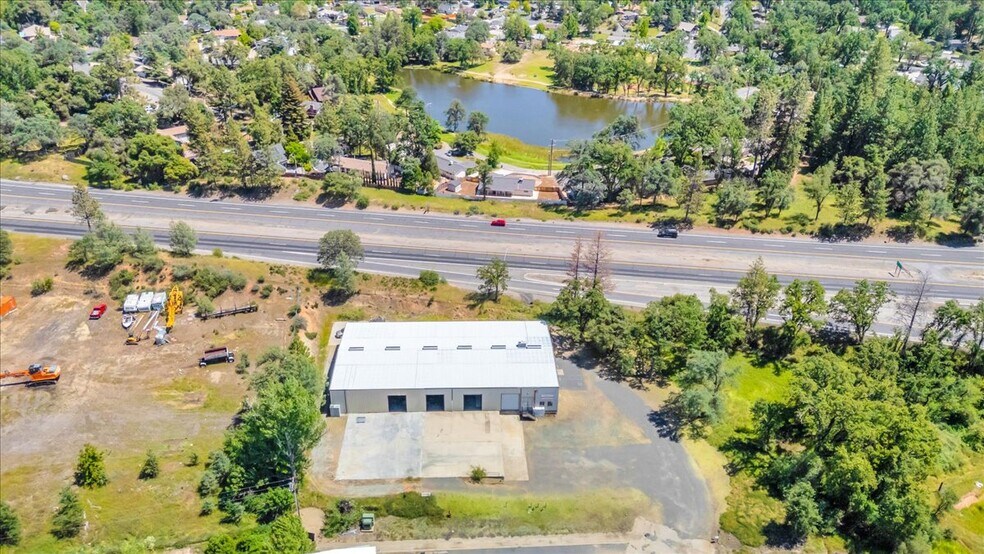 More Photos Of 20833 Mechanical Dr, Sonora Warehouse For Sale