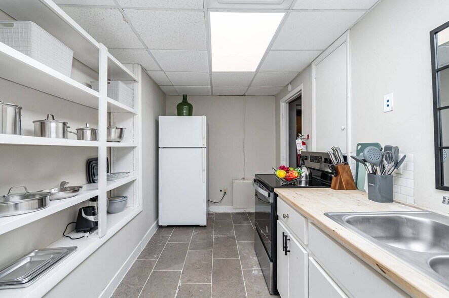 More Photos Of 513 3rd Ave S, Nashville Office For Sale