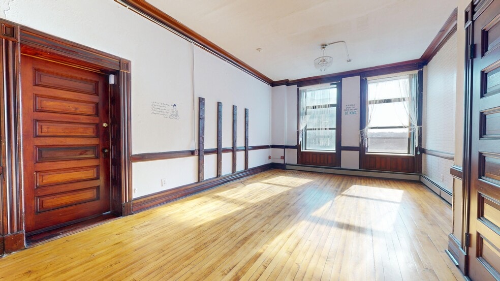 More Photos Of 42 W Main St, Riverhead Storefront Retail Office For Lease