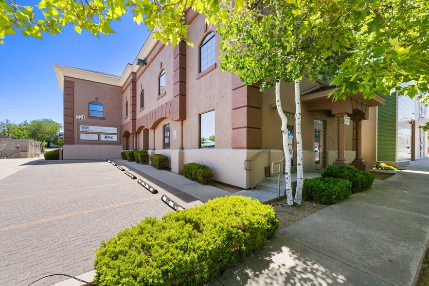 More Photos Of 221 N Marina St, Prescott Medical For Lease