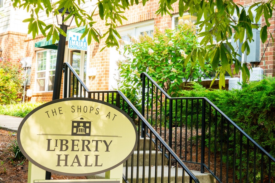 Primary Photo Of 580 Radford Ln, Crozet Medical For Lease