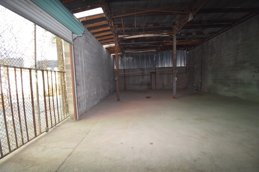 More Photos Of 410 Santa Fe St, El Paso Freestanding For Lease