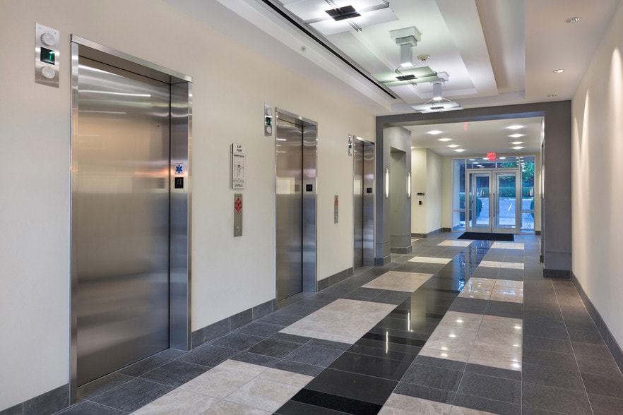 More Photos Of 19775 Belmont Executive Plz, Ashburn Office For Lease