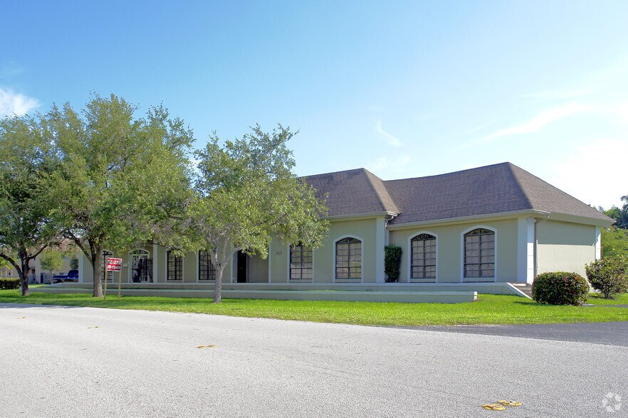 More Photos Of 9245 SW 158th Ln, Miami Office For Lease