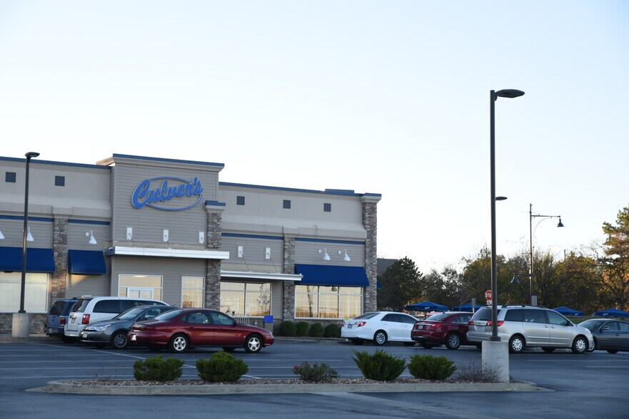 More Photos Of 6021-6029 Metcalf Ave, Mission Unknown For Lease