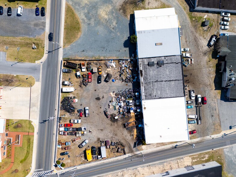 More Photos Of 712 Brown St, Salisbury Auto Repair For Sale