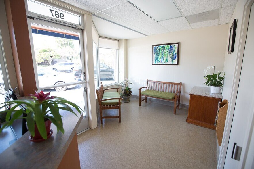 More Photos Of 987 Laurel St, San Carlos Veterinarian Kennel For Lease