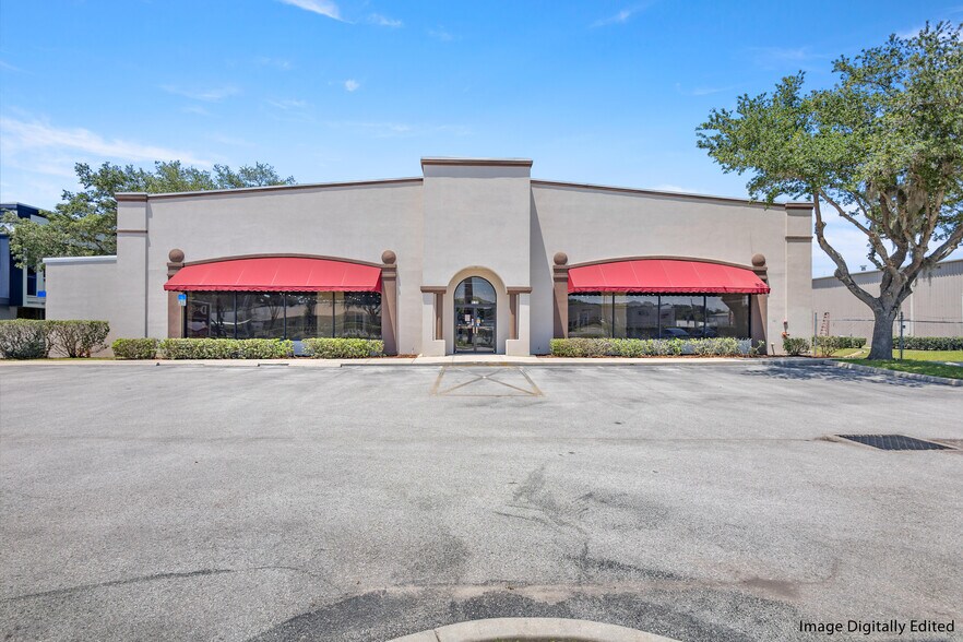 More Photos Of 1211 SW 17th St, Ocala Freestanding For Lease