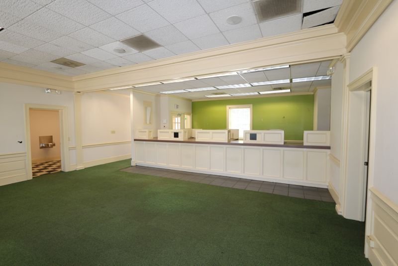 More Photos Of 305 New Neely Ferry Rd, Mauldin Bank For Lease