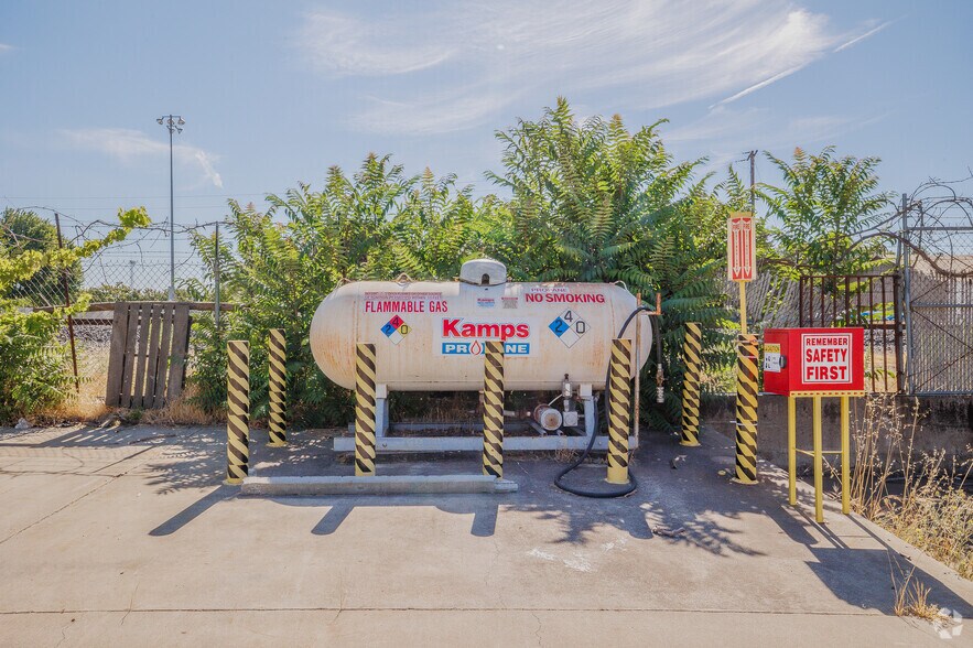 More Photos Of 418 N Sacramento St, Lodi Warehouse For Lease