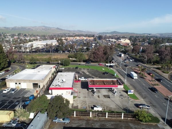 More Photos Of 2395 N Texas St, Fairfield Service Station For Sale