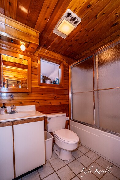 More Photos Of 104 W Houghton Lake Dr, Prudenville Hotel For Sale