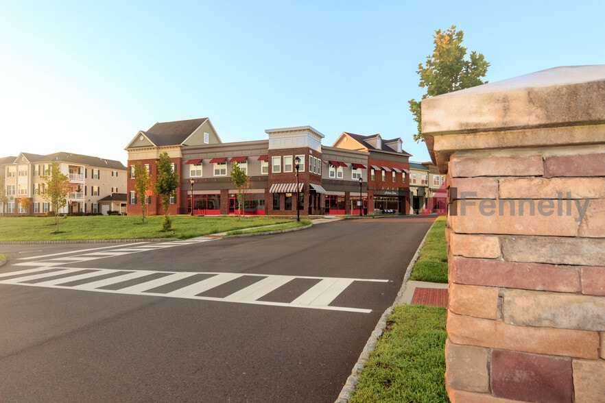 More Photos Of 90-105 Saddle Way, Chesterfield Apartments For Lease