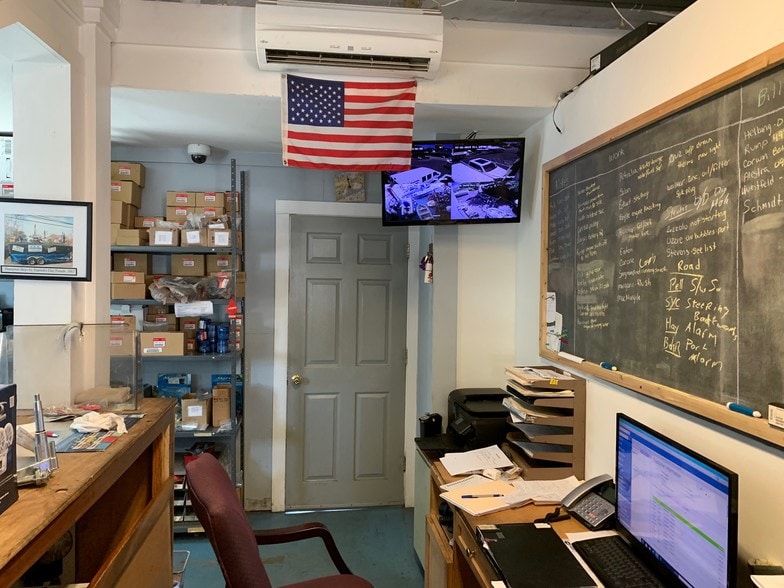More Photos Of 76 Foster Ave, Hampton Bays Marina For Sale
