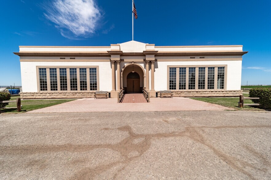 More Photos Of 796 W Evan Hewes, El Centro Restaurant For Sale