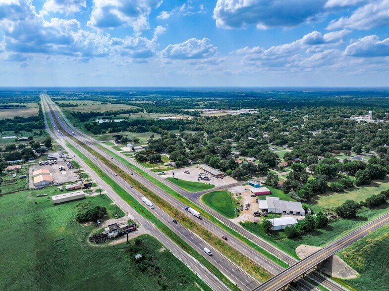 More Photos Of 604 Frisco St, Cumby Flex For Sale