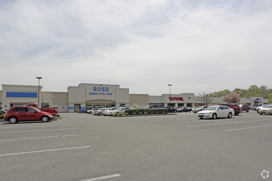 More Photos Of 1919-2009 N Eastman Rd, Kingsport Unknown For Lease