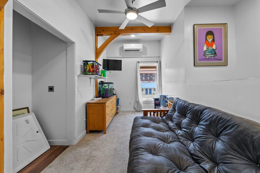 More Photos Of 180 Main St, North Woodstock Hotel For Sale