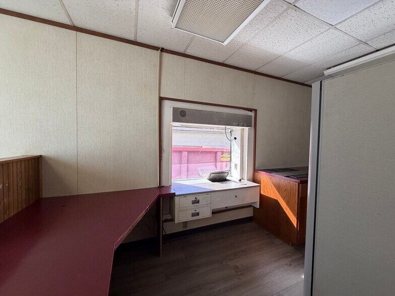 More Photos Of 1905 A St, South Sioux City Industrial For Sale