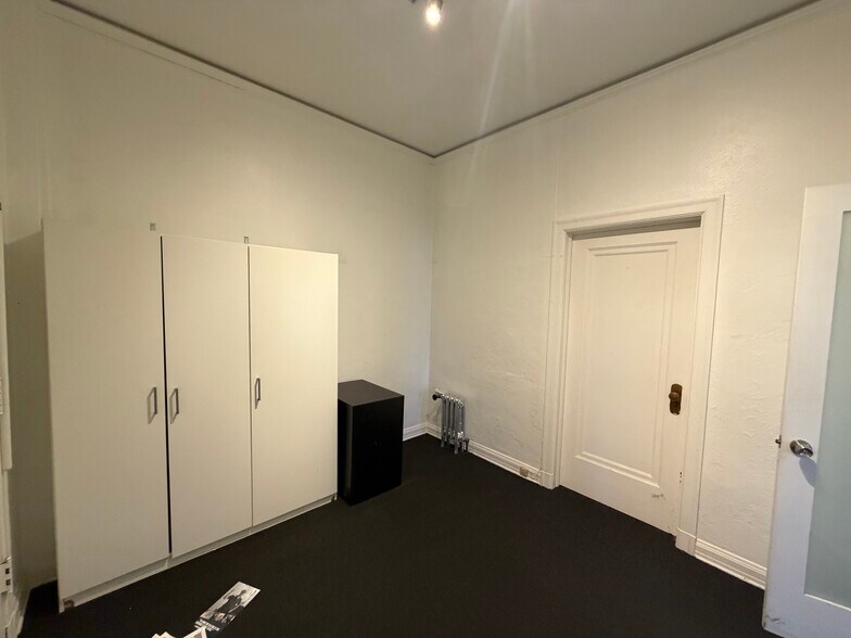 More Photos Of 6400-6404 Hollywood Blvd, Los Angeles Office For Lease