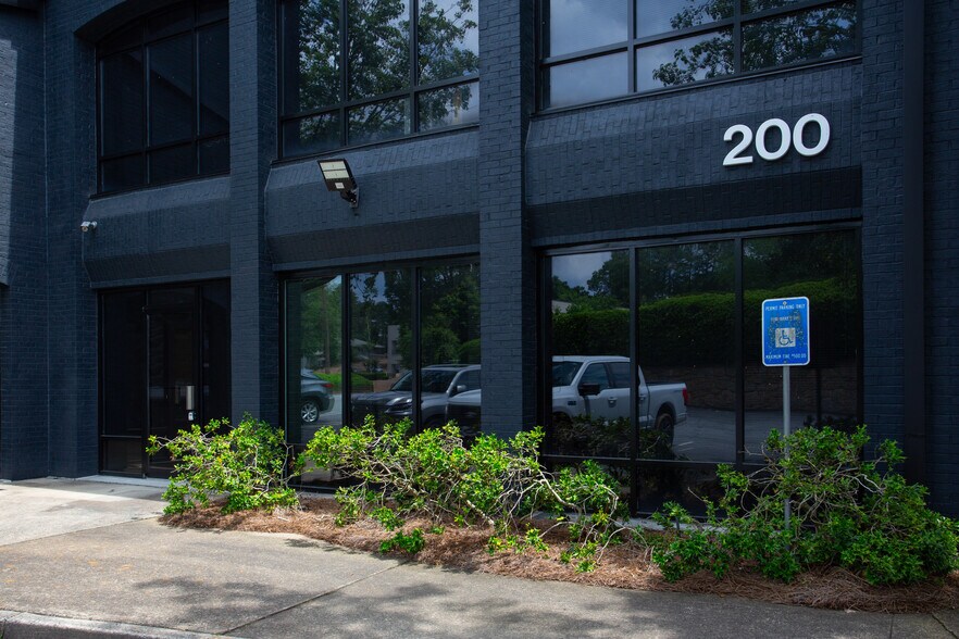 More Photos Of 1950 N Park Pl, Atlanta Office For Sale