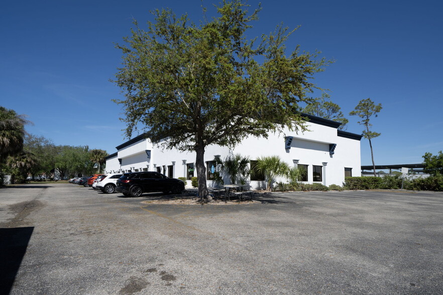 More Photos Of 24551 Production Cir, Bonita Springs Showroom For Lease