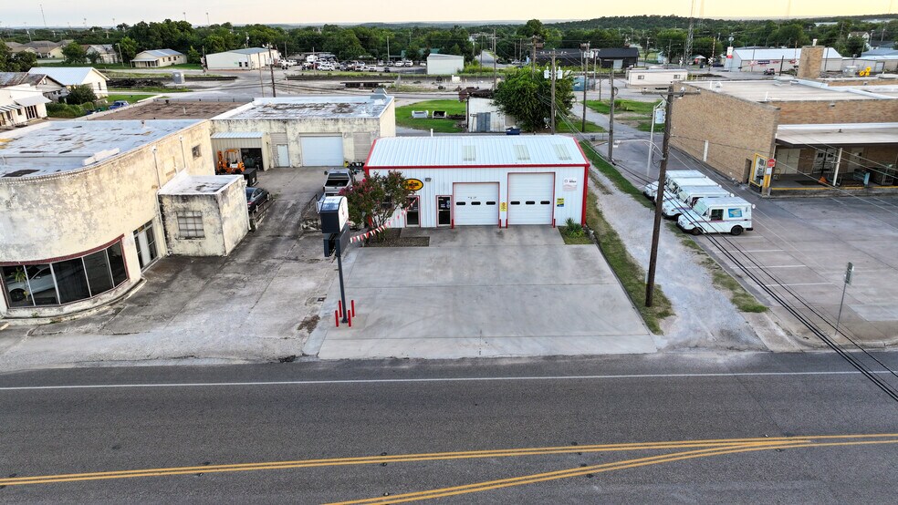 More Photos Of 108 E Wise St, Bowie Specialty For Sale