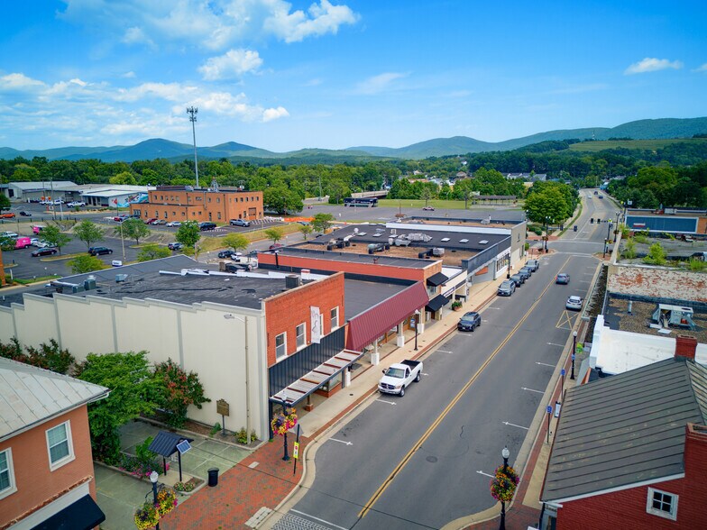 More Photos Of 329 W Main St, Waynesboro Restaurant For Sale