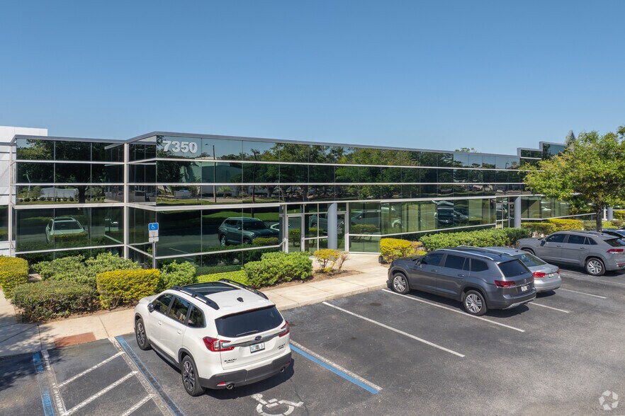 More Photos Of 7350 Futures Dr, Orlando Office For Sale