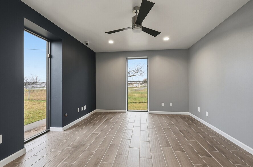 More Photos Of 107 Rice Ln, Huntsville Warehouse For Sale