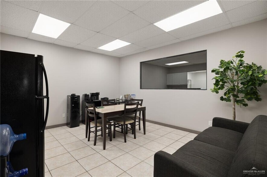 More Photos Of 3101 E US Hwy 83, Hidalgo Contractor Storage Yard For Lease