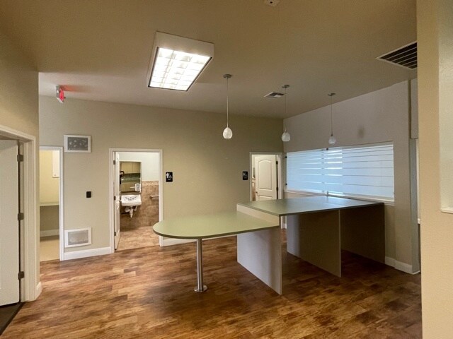 More Photos Of 1920 Corporate Dr, San Marcos Office For Sale