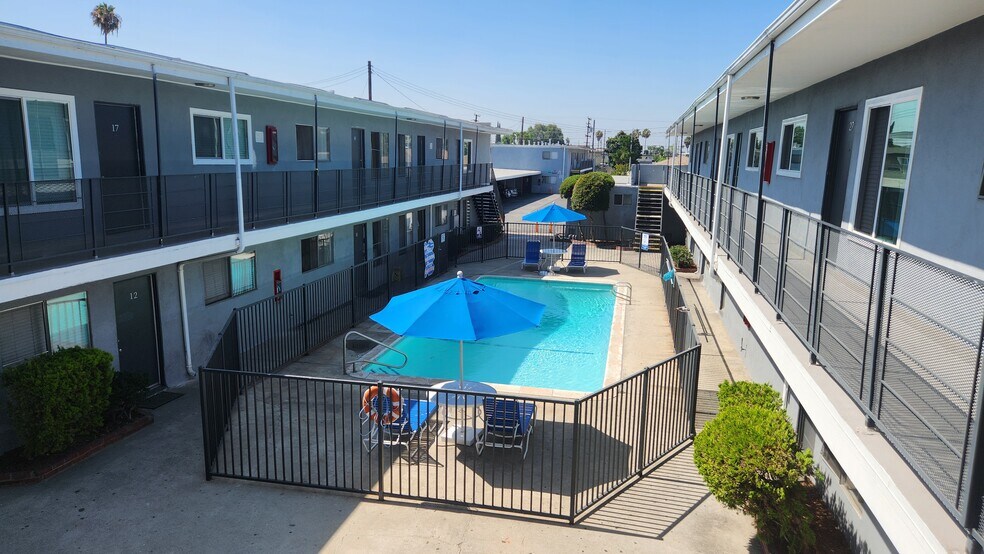 More Photos Of 5018-5029 Santa Ana St, Cudahy Apartments For Sale