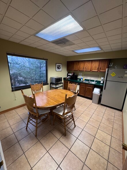 More Photos Of 7086 Corporate Way, Dayton Office For Lease