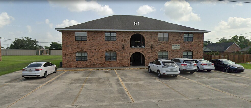 More Photos Of 111-131 Teresa Dr, Saint Martinville Apartments For Sale