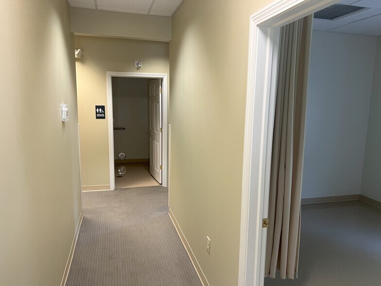 More Photos Of 21 Liberty Dr, Hebron Medical For Sale