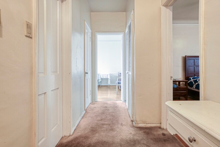 More Photos Of 728 S Genesee Ave, Los Angeles Apartments For Sale