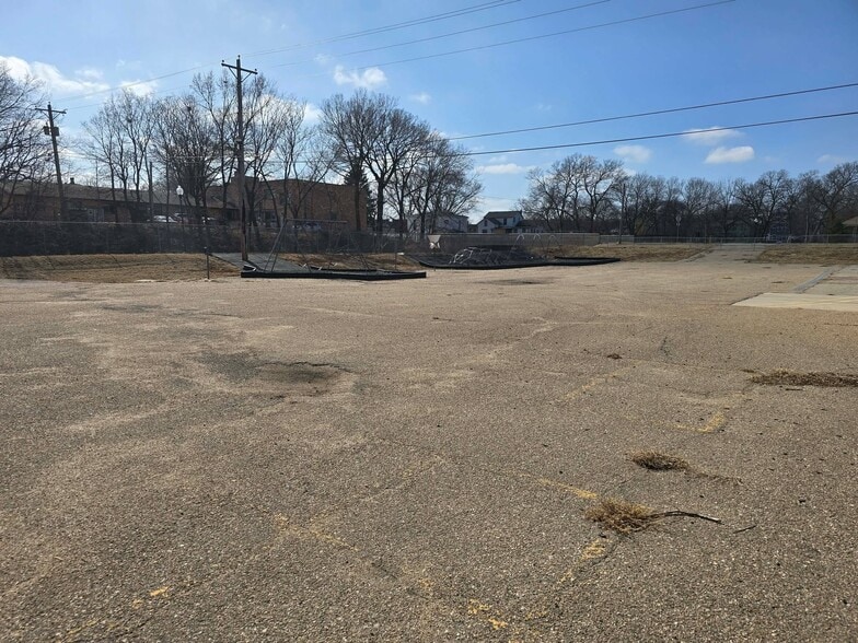 More Photos Of 613 Mulberry st, Yankton Specialty For Sale