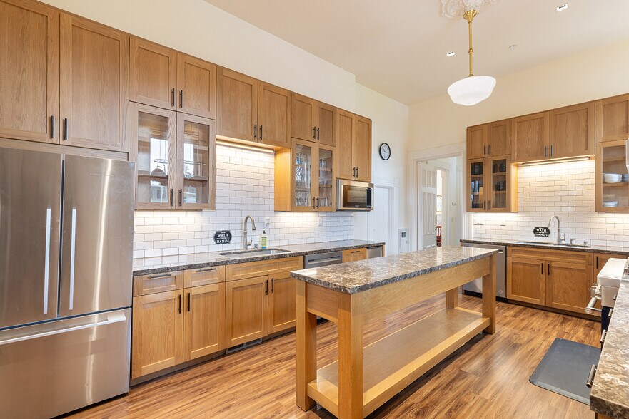 More Photos Of 423 Seminary St, Napa Specialty For Sale