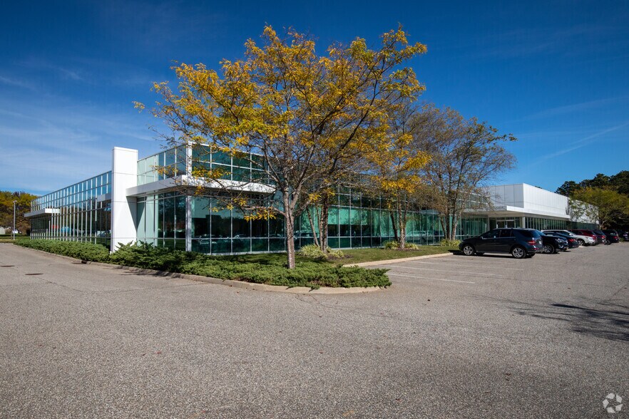 More Photos Of 3500 Sunrise Business, Great River Unknown For Lease