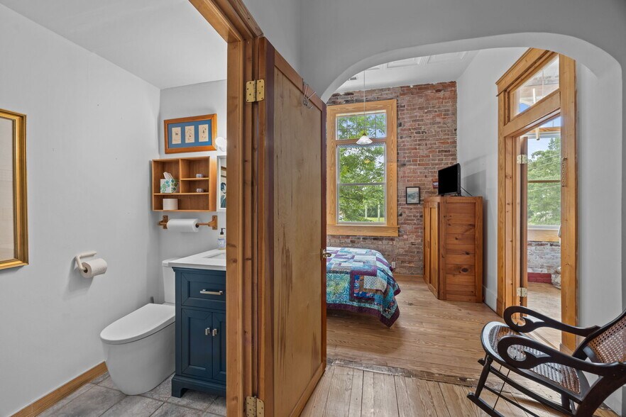 More Photos Of 4096 West Ave, Ayden General Retail For Sale