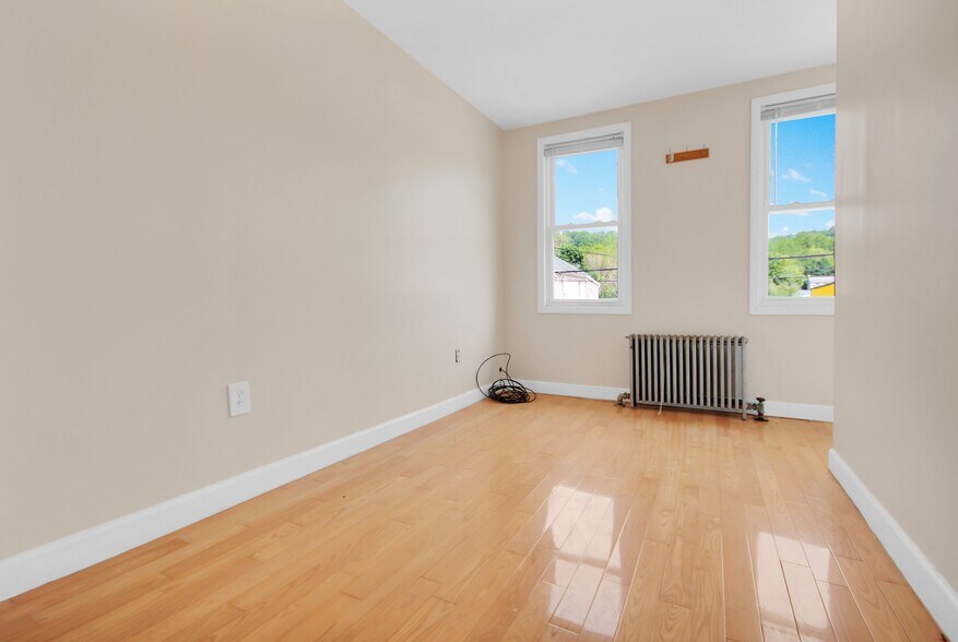 More Photos Of 2477 State Route 57, Stewartsville Storefront Retail Residential For Lease