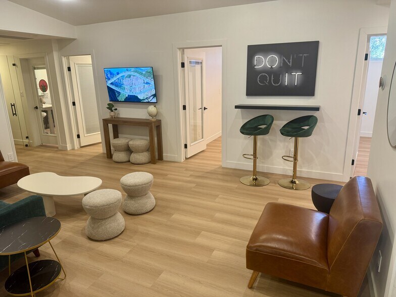 More Photos Of 51 E Monterey Way, Phoenix Medical For Lease