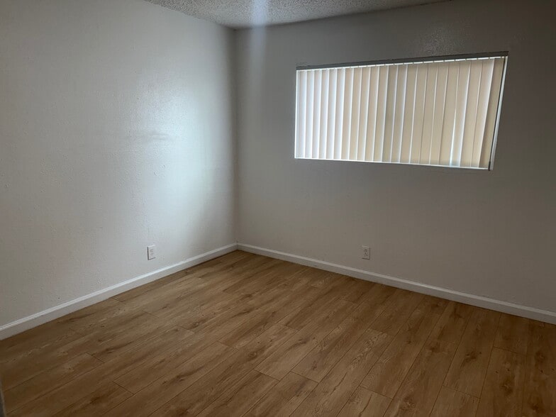 More Photos Of 900-1208 E Carey Ave, North Las Vegas Apartments For Sale